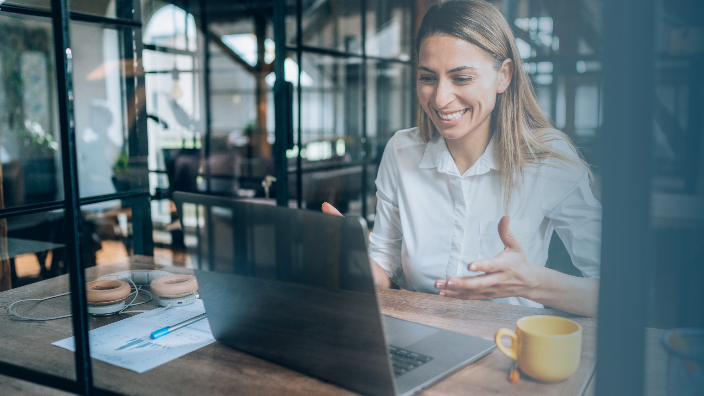 Hybrid Work Arbeitsbeziehungen Kontakte pflegen